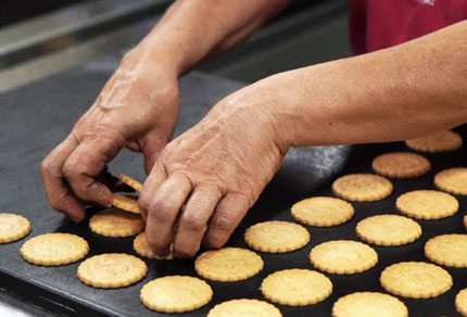 25-bg-img-430x292-SB-ShortBread intro-3 of 3